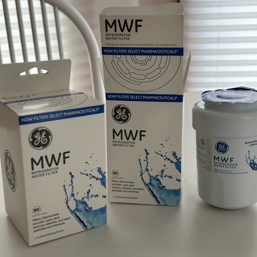 2 GE MWF Refrigerator Water Filters - Picture 3 of 4